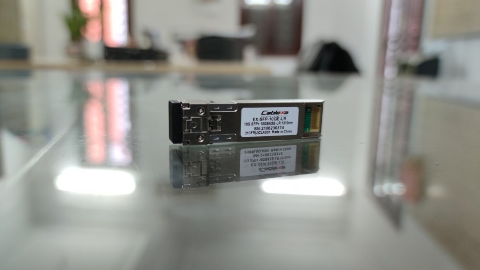 Juniper SFP+ 10GBASE-LR, LC connector, 1310nm, 10km reach on single-mode fiber Juniper SFP+ 10GBASE-LR, LC connector, 1310nm, 10km reach on single-mode fiber